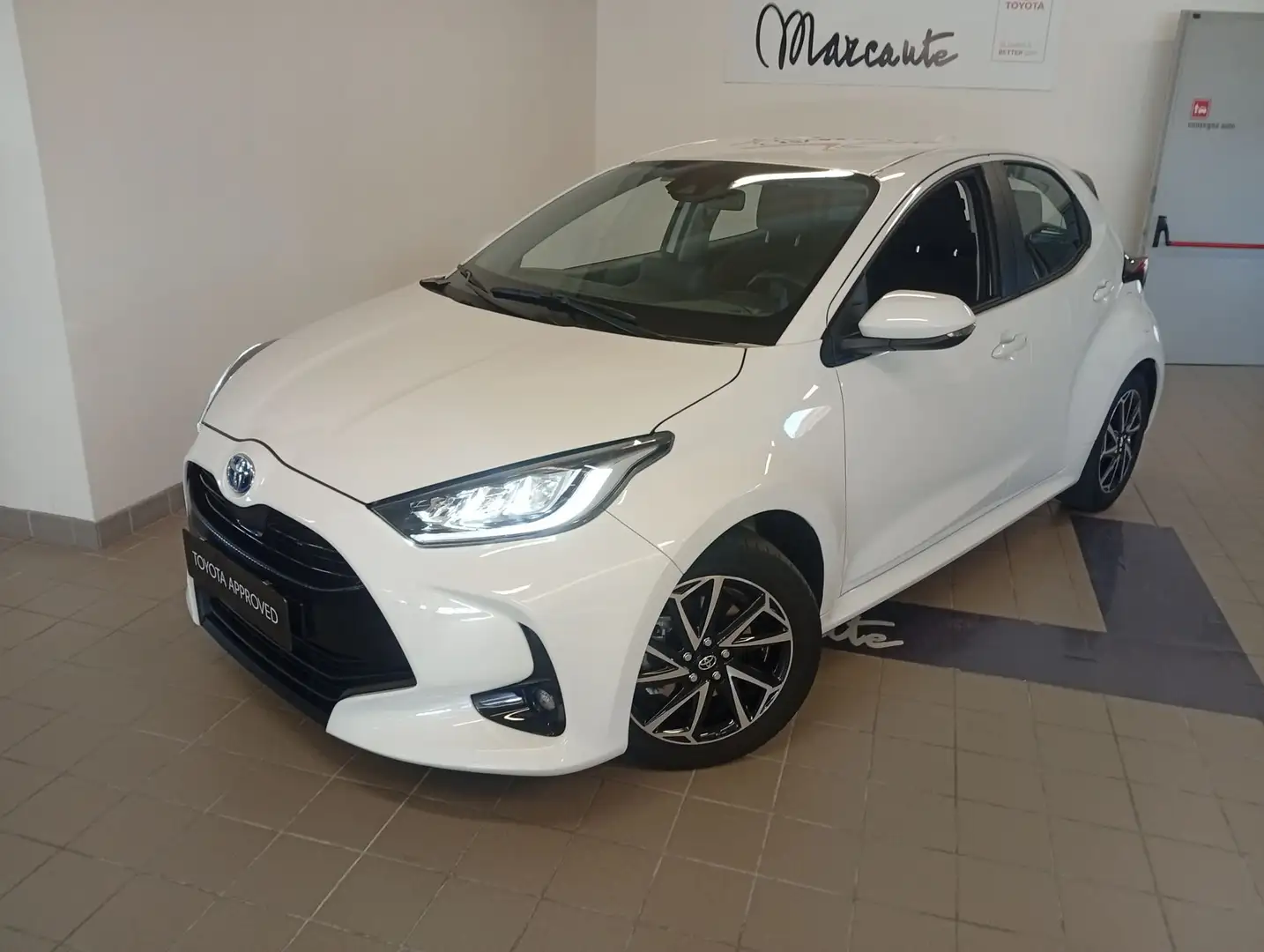 Toyota Yaris Yaris 1.5 Hybrid 5 porte Trend Blanc - 1