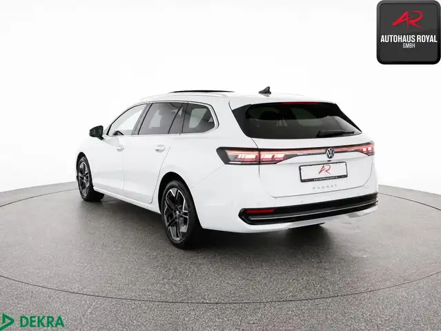 Volkswagen Passat view 3