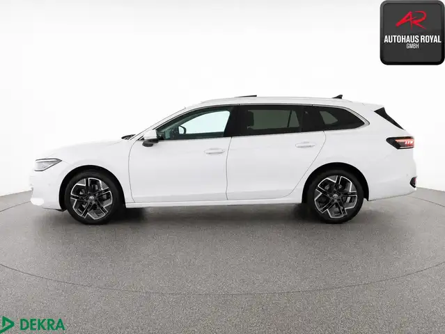 Volkswagen Passat view 2
