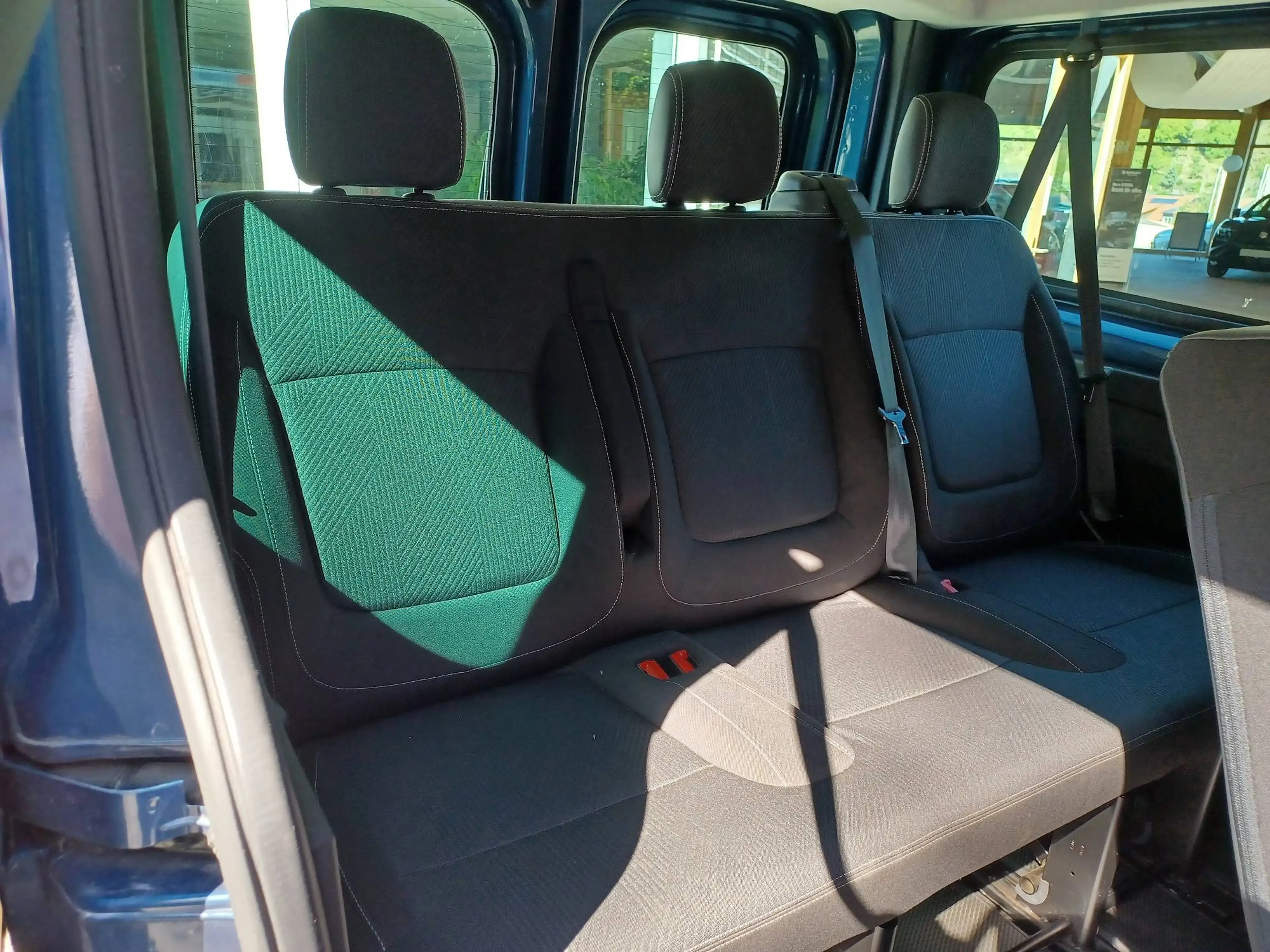 Nissan NV300 NV300 dCi 145 L1H1 2,7 dCi 145 (9-Sitzer) Premium AHK GJR 12 Mon Garantie — photo 10