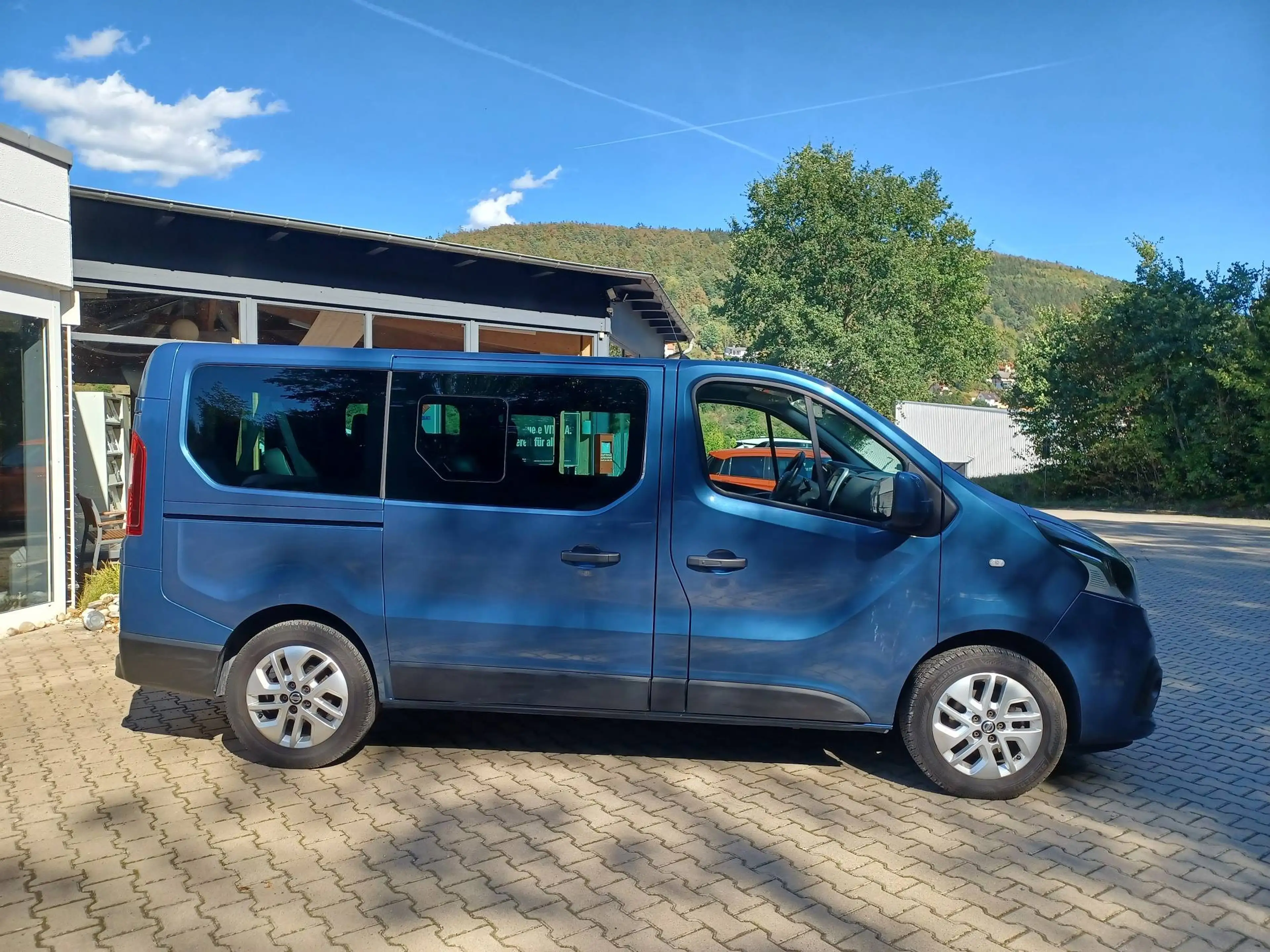 Nissan NV300 NV300 dCi 145 L1H1 2,7 dCi 145 (9-Sitzer) Premium AHK GJR 12 Mon Garantie — photo 3