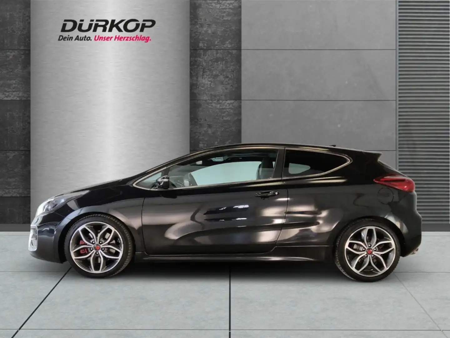 Kia ProCeed / pro_cee'd 1.6 T-GDi GT-Track El. Panodach Xenon Ambientebele Černá - 2