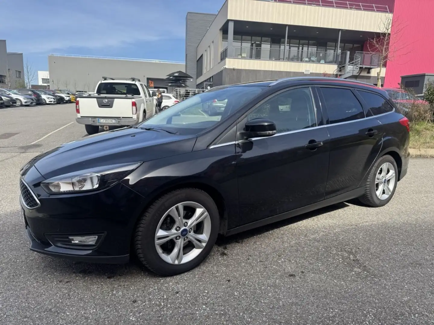 Ford Focus SW 1.0 EcoBoost 125 BVM6 TREND ATTELAGE CT OK CRIT Noir - 1