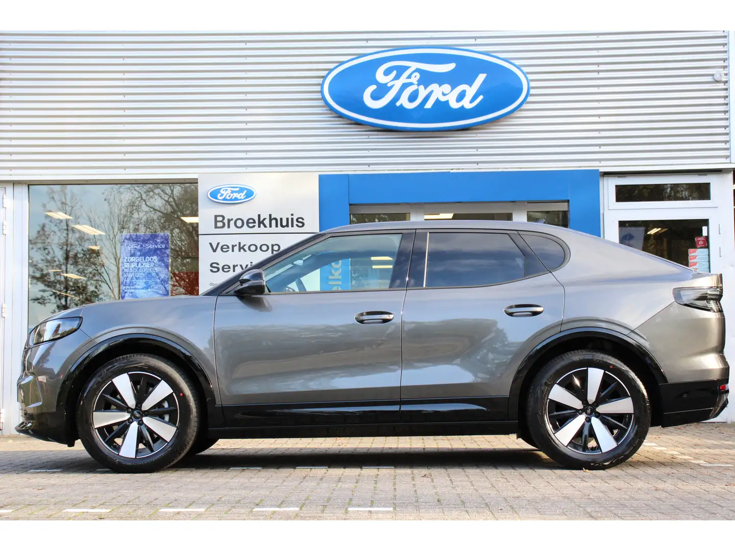 Ford Capri Ext Range RWD 77 kWh NU IN DE SHOWROOM! | NIEUW TE Šedá - 2