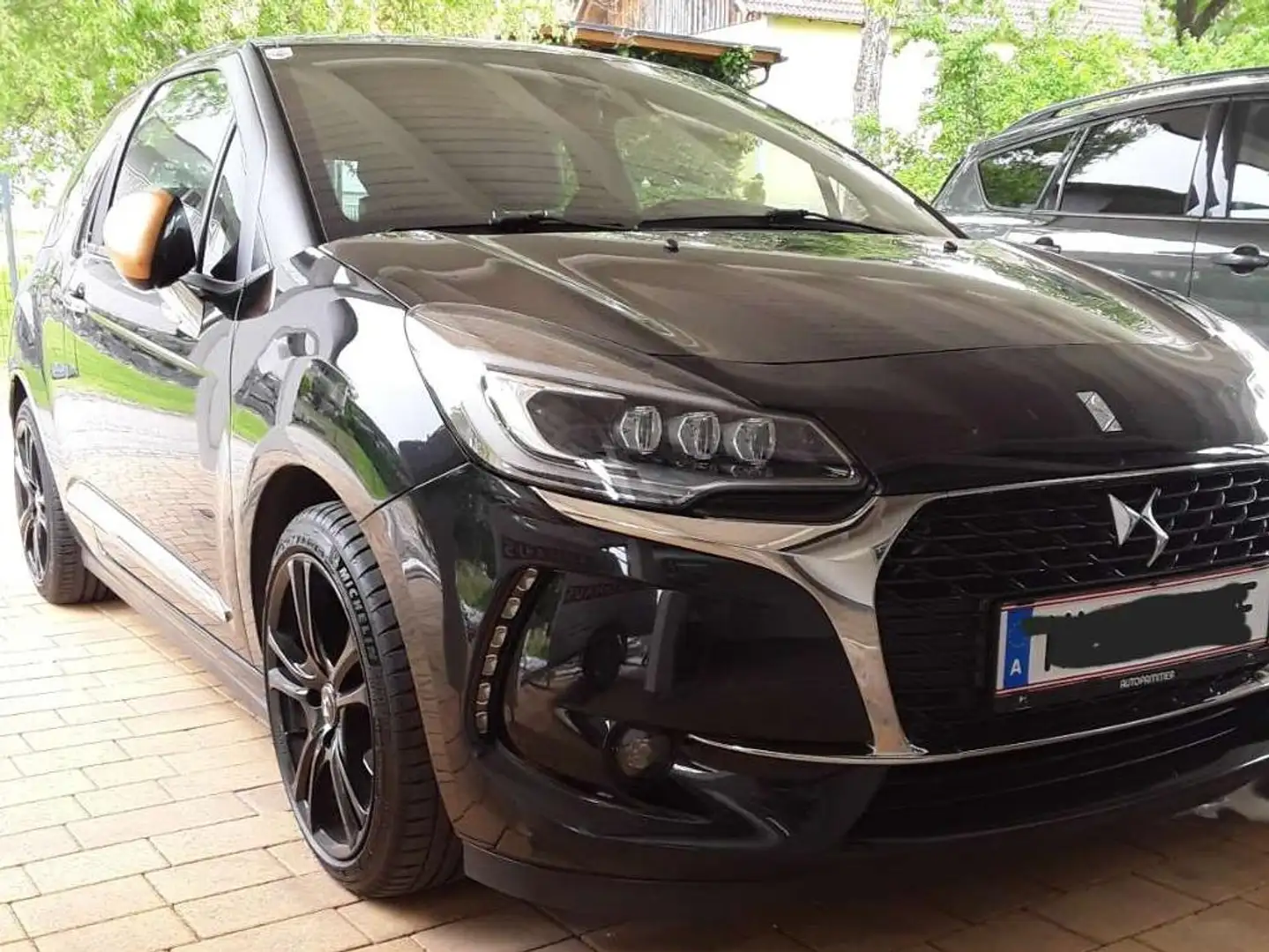 DS Automobiles DS 3 DS3 THP 165 S Schwarz - 1