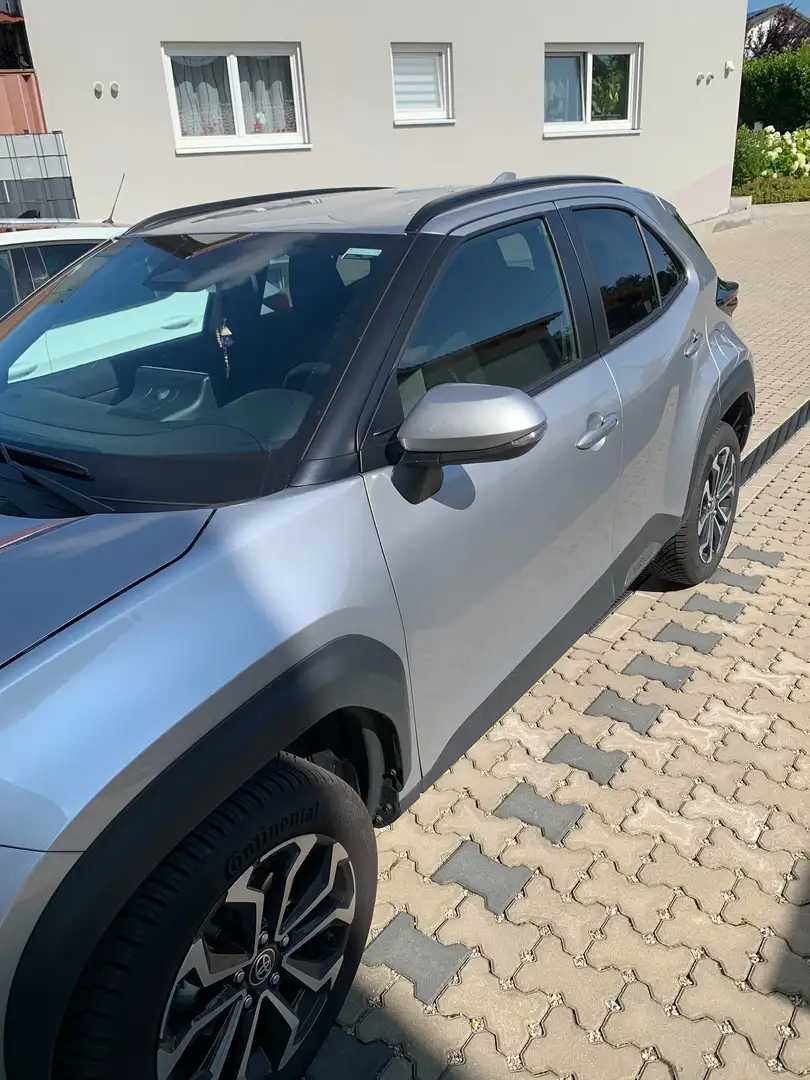 Toyota Yaris Cross Hybrid FWD Team Deutschland NAV APPLINK ACC LHZ Silber - 2