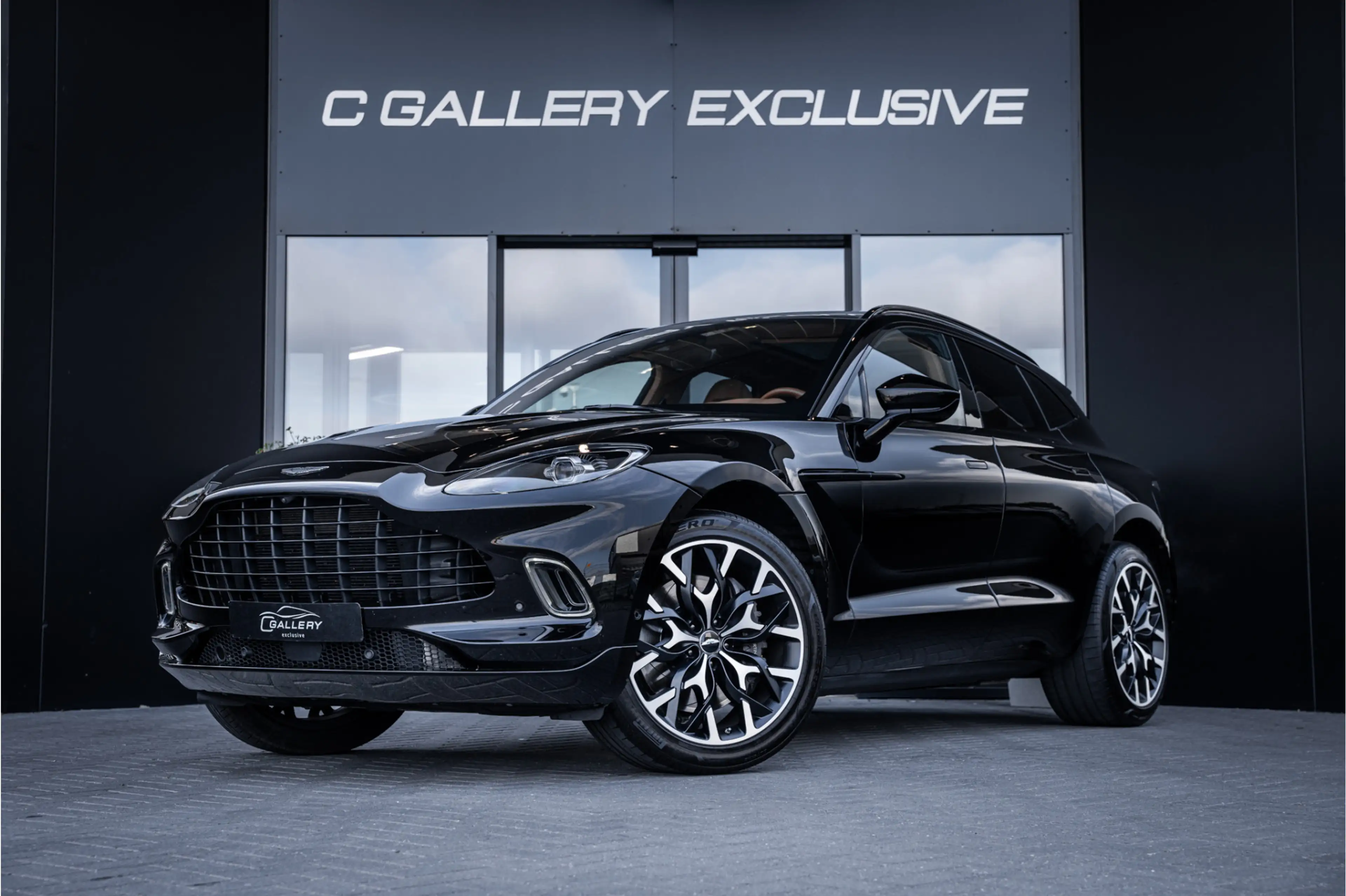 Aston Martin DBX 4.0 V8 - 1/500 | Panorama | 360 Camera | Luchtveri — photo 3