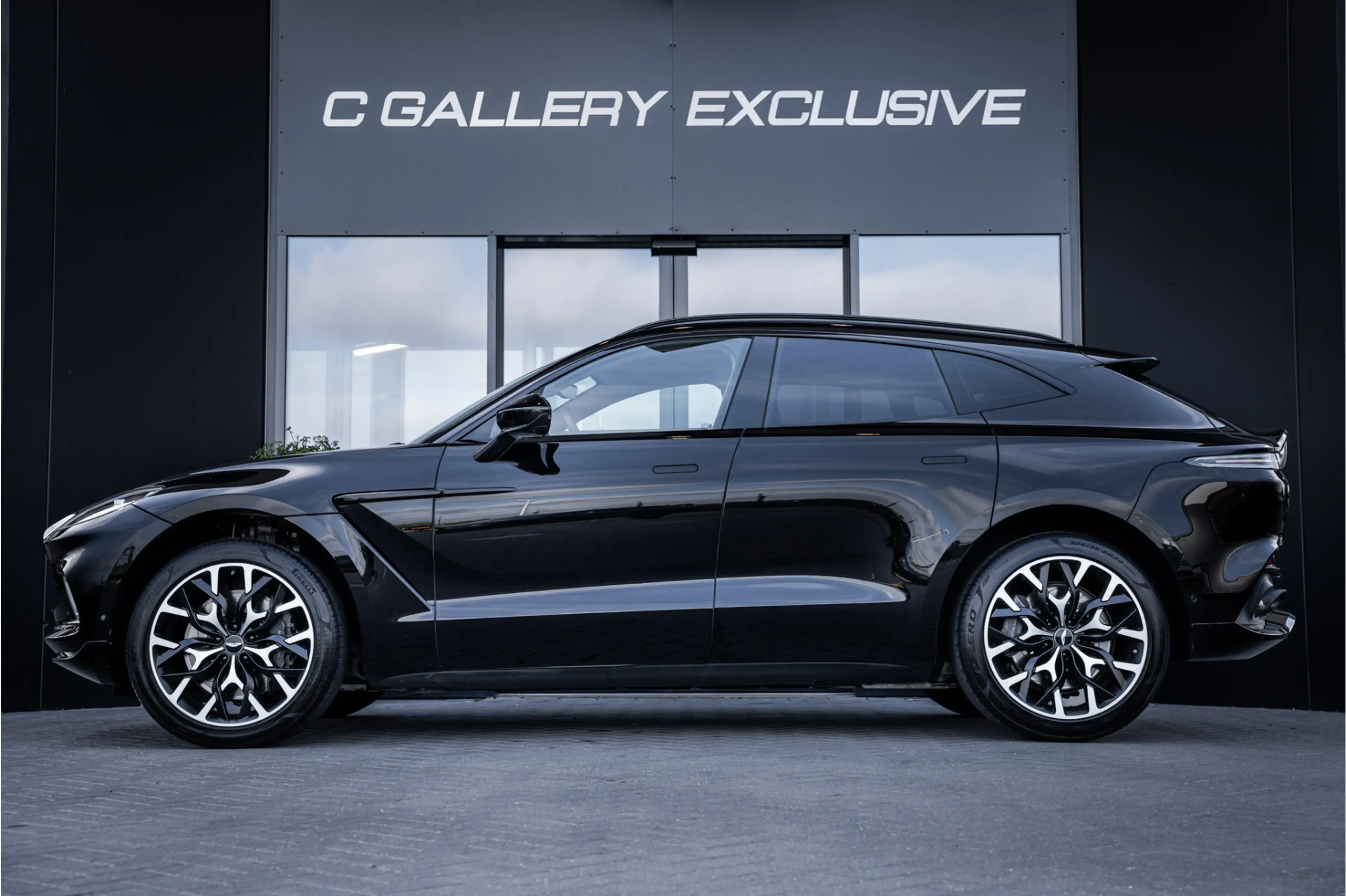 Aston Martin DBX 4.0 V8 - 1/500 | Panorama | 360 Camera | Luchtveri — photo 4