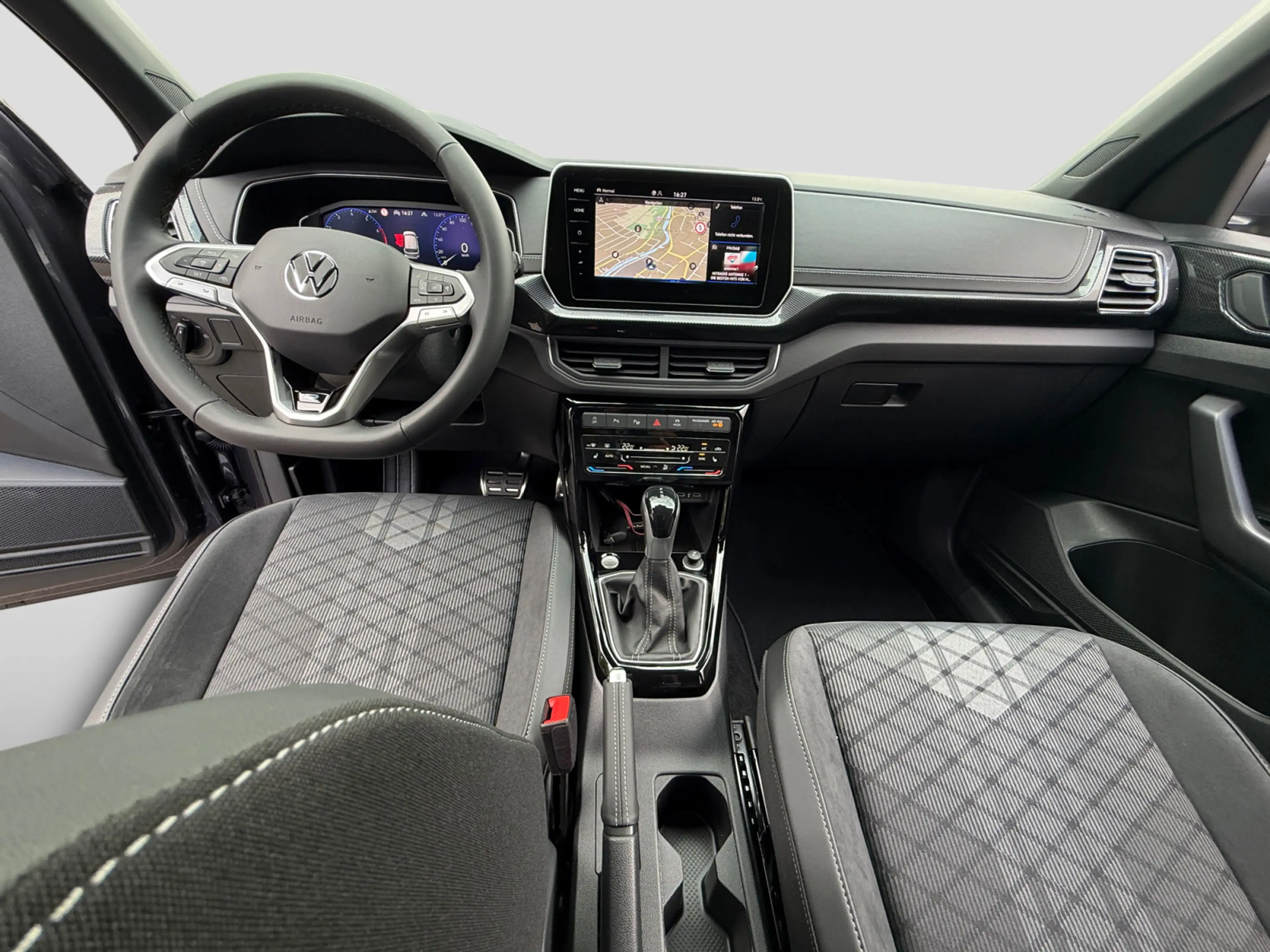 Volkswagen T-Cross R-Line 1.0 l TSI 85 kW Travel & Comfort" — photo 6