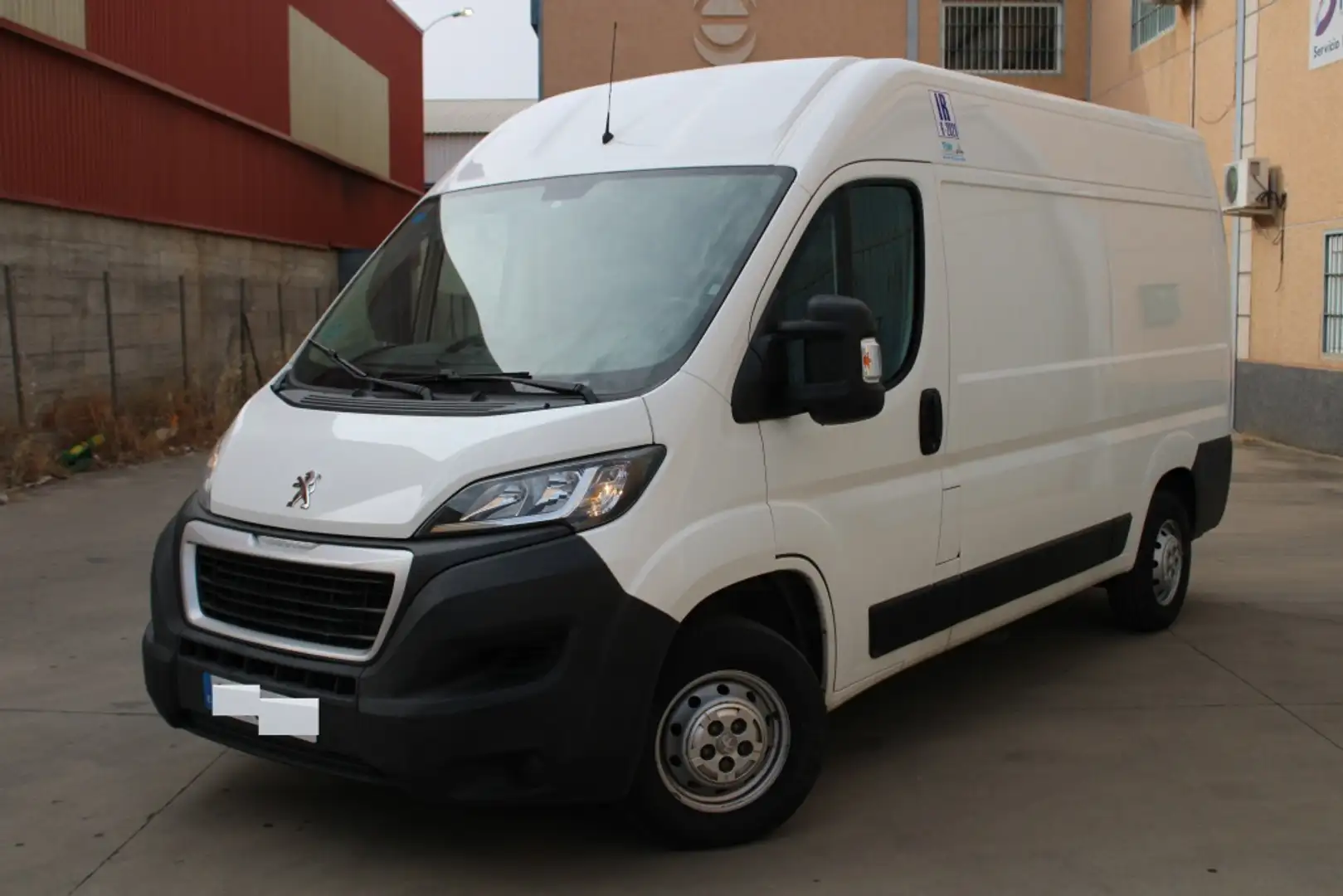Peugeot Boxer Furgón 2.0BlueHDI 333 L2H2 110 Blanco - 2