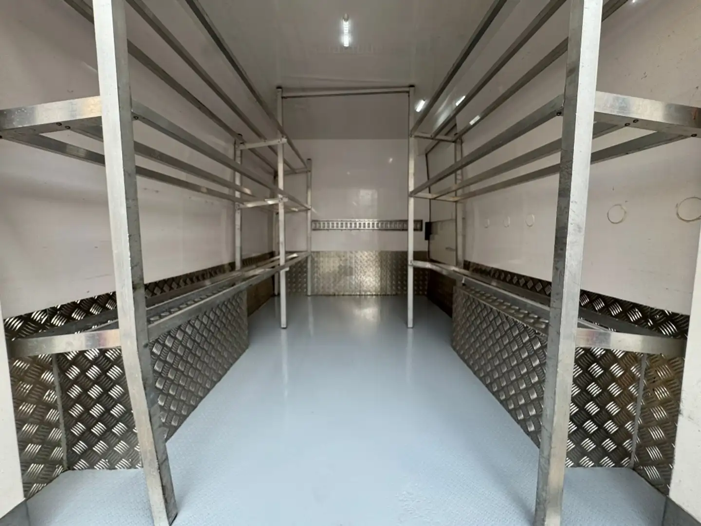 Peugeot Boxer Furgón 2.0BlueHDI 333 L2H2 110 Blanco - 1