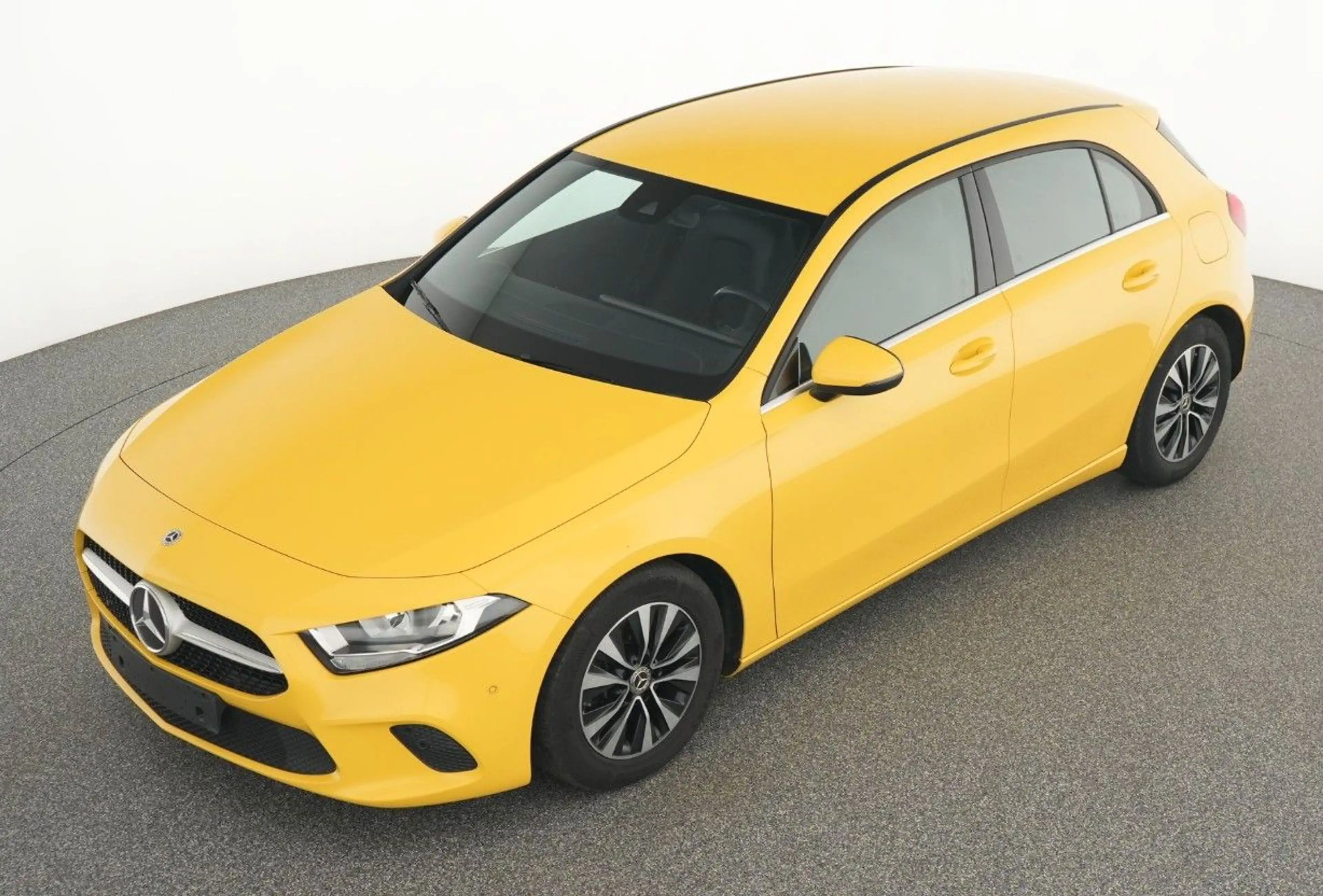 Mercedes-Benz A 180 d Avantgarde 1950ccm 8G KAM MBUX SPUR
