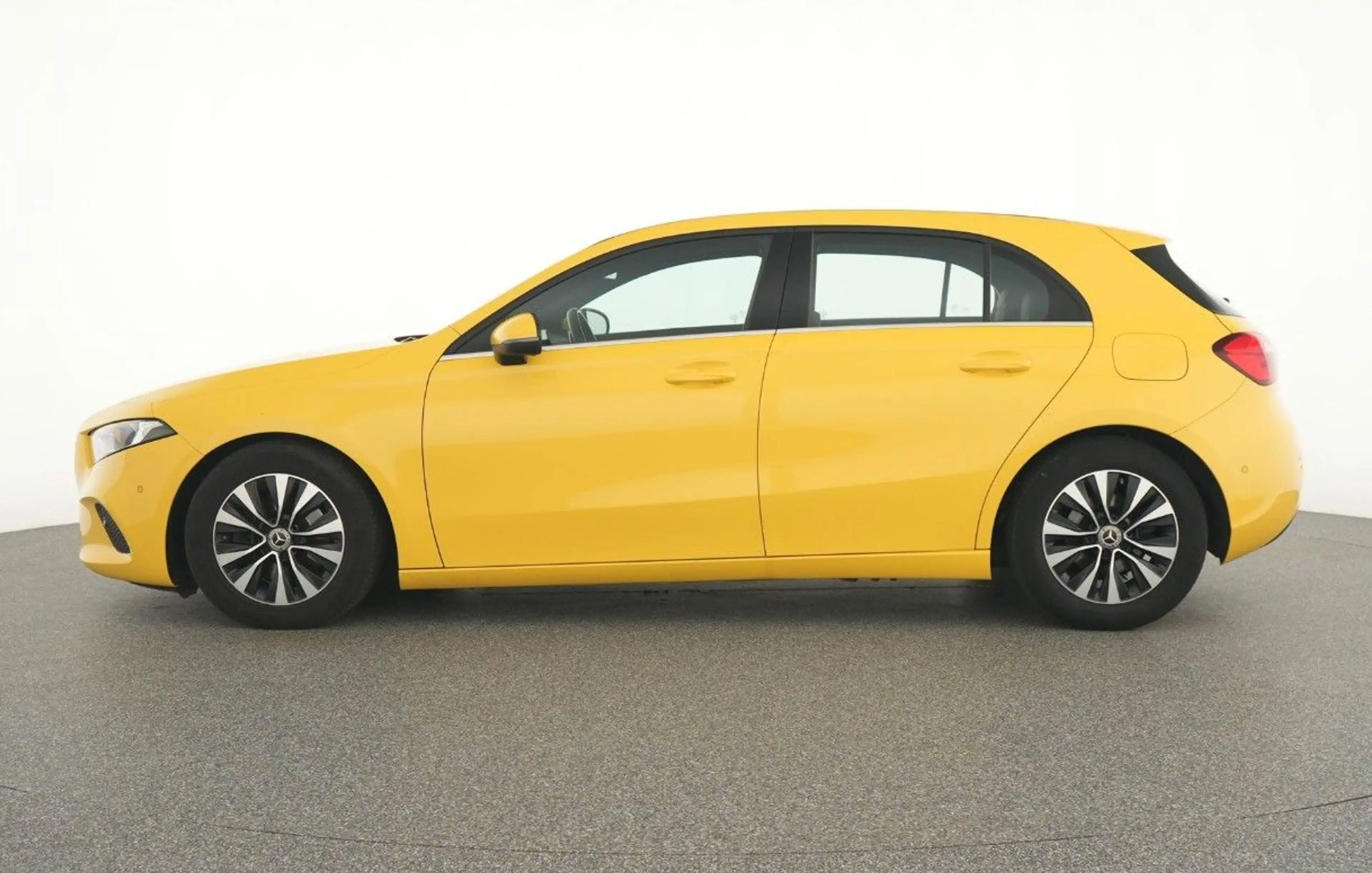 Mercedes-Benz A 180 d Avantgarde 1950ccm 8G KAM MBUX SPUR — photo 9