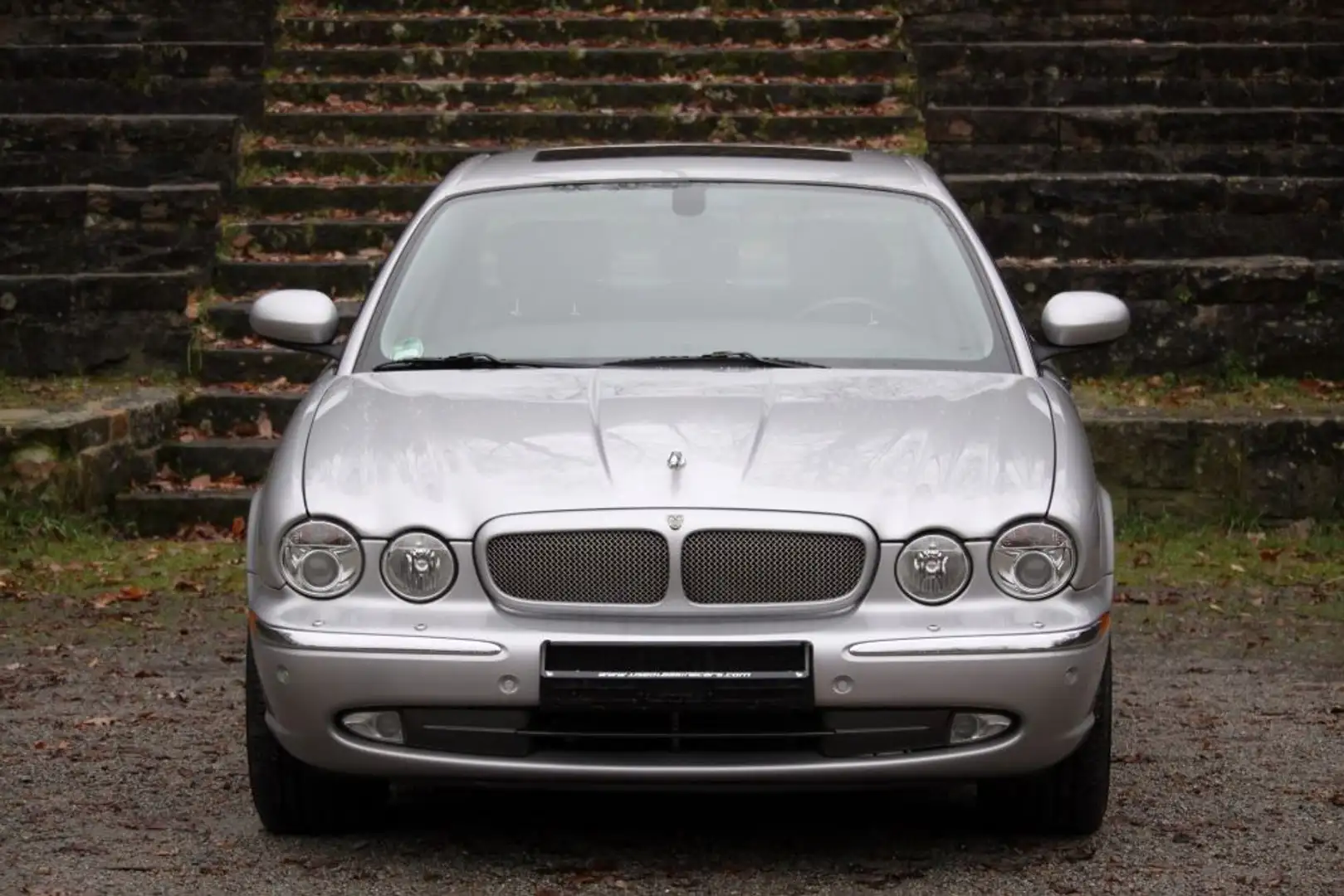 Jaguar XJR Top gepflegter XJR mit 3 Jahre Garantie Silber - 1