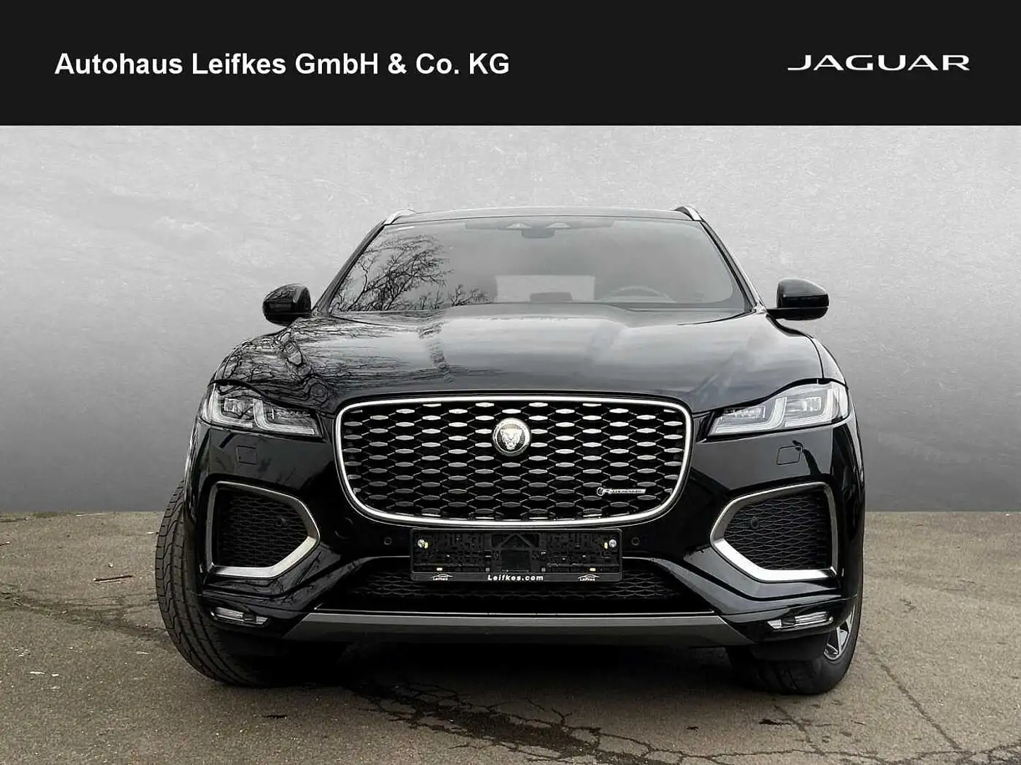 Jaguar F-Pace Plug-in-Hybrid P400e AWD R-Dynamic S Schwarz - 2