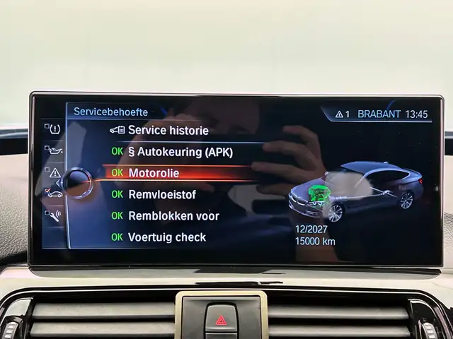 BMW 3 Series view 11