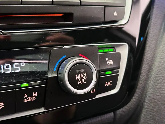 BMW 3 Series view 24
