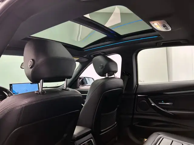 BMW 3 Series view 14