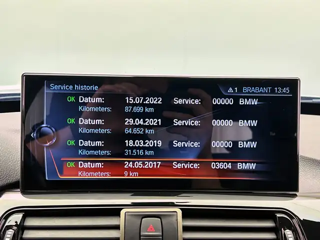 BMW 3 Series view 9