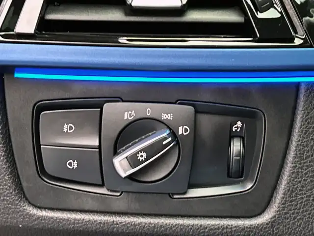 BMW 3 Series view 12