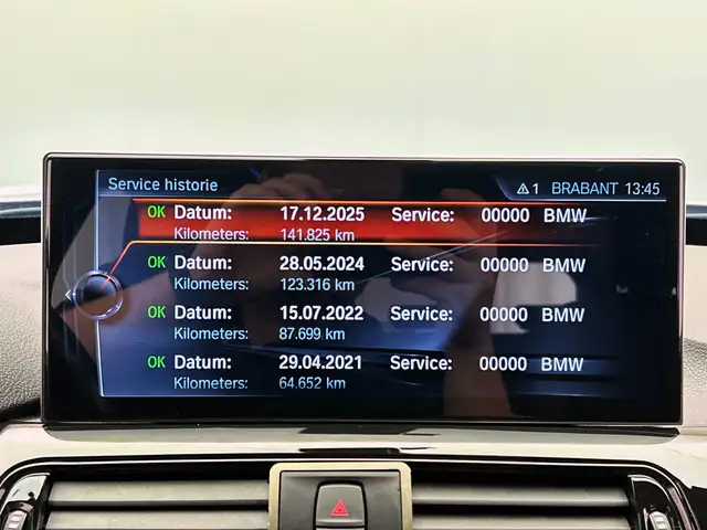 BMW 3 Series view 10