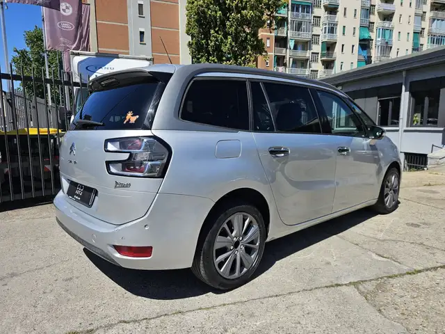 Citroen Grand C4 Picasso view 4