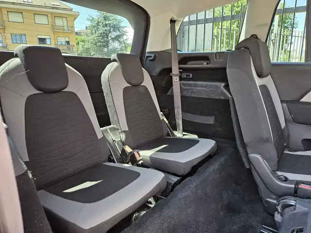 Citroen Grand C4 Picasso view 13