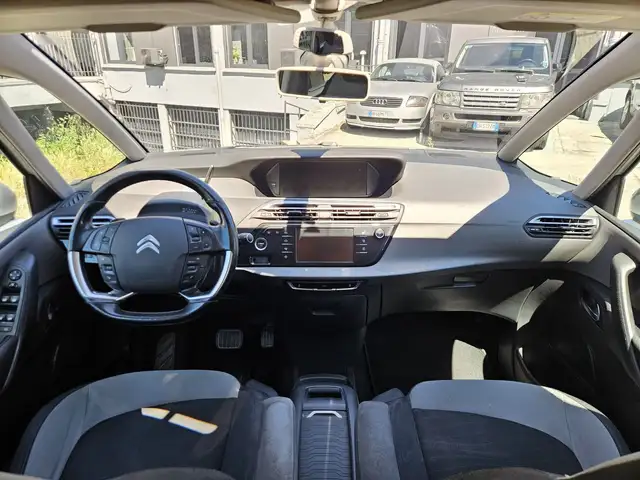 Citroen Grand C4 Picasso view 10