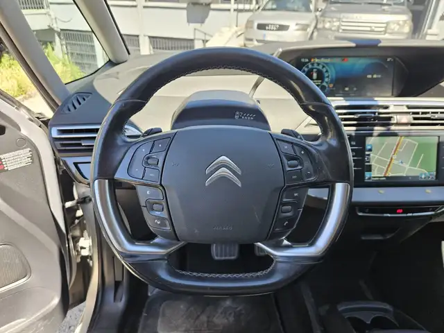 Citroen Grand C4 Picasso view 14
