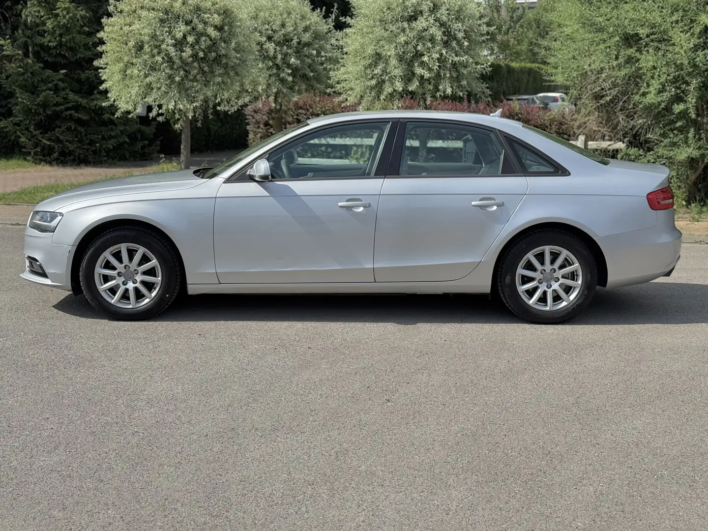 Audi A4 1.8 TFSI Gps ClimAuto Siege Chauffante Jantes Alli Grijs - 2