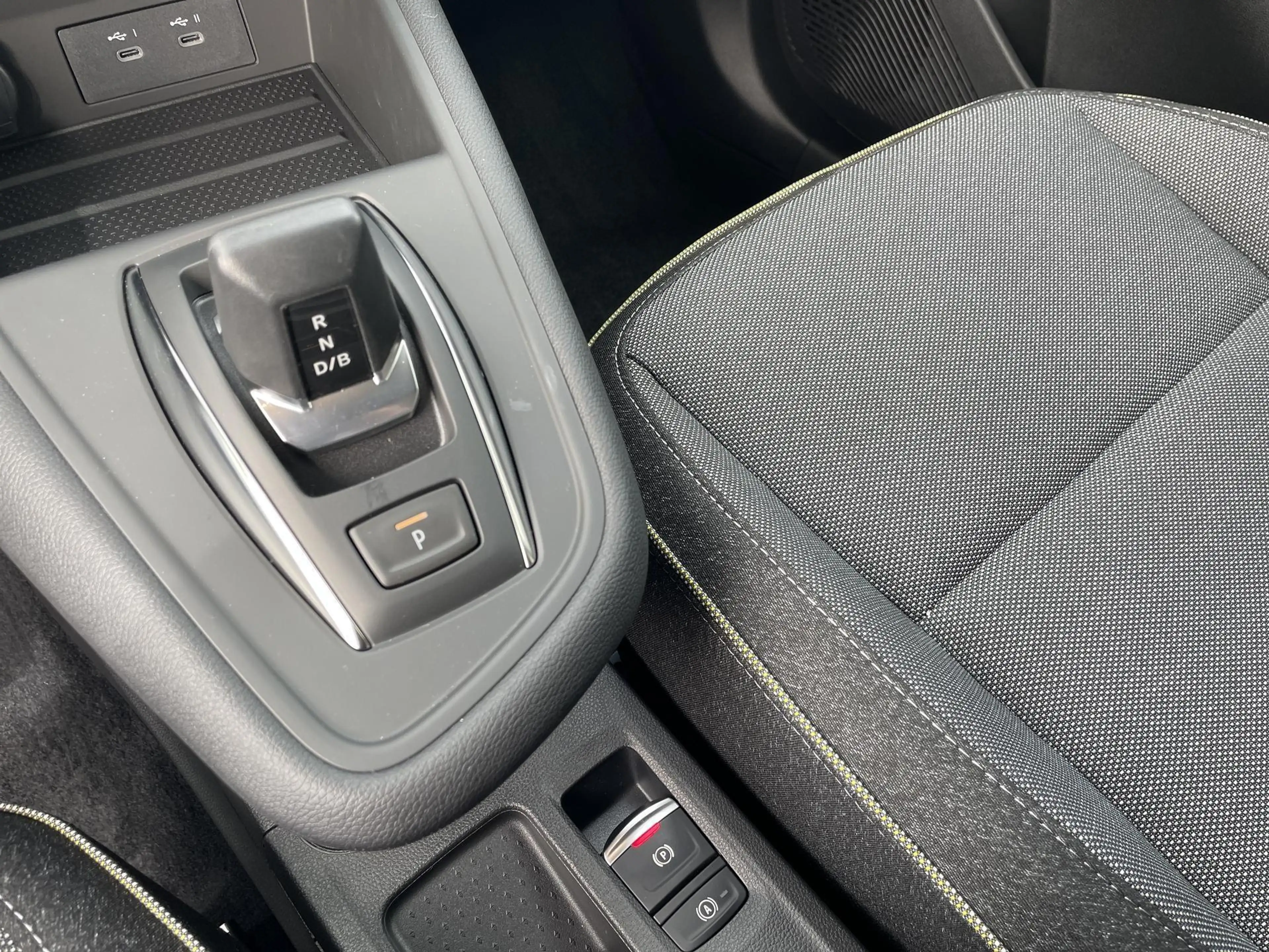 Mitsubishi Grandis 1.8 HEV First Edition | Cruise control adaptief me — photo 14