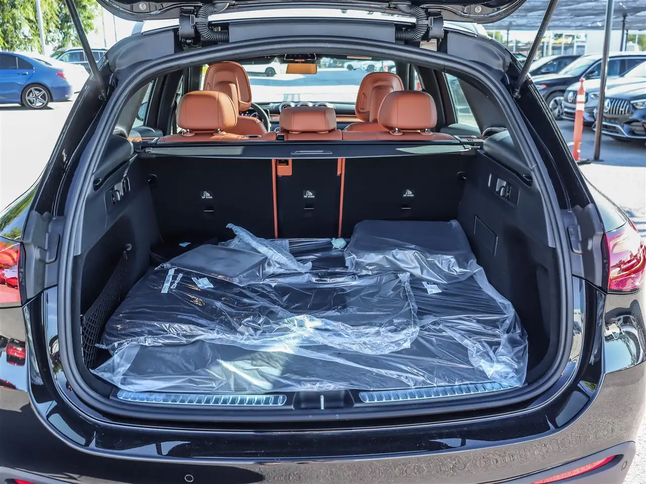 Mercedes-Benz GLC снимка Mercedes-Benz GLC