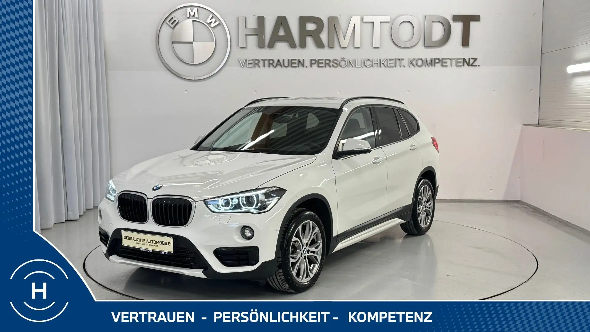 BMW X1 xDrive18d *Modell Sport Line* Weiß - 1