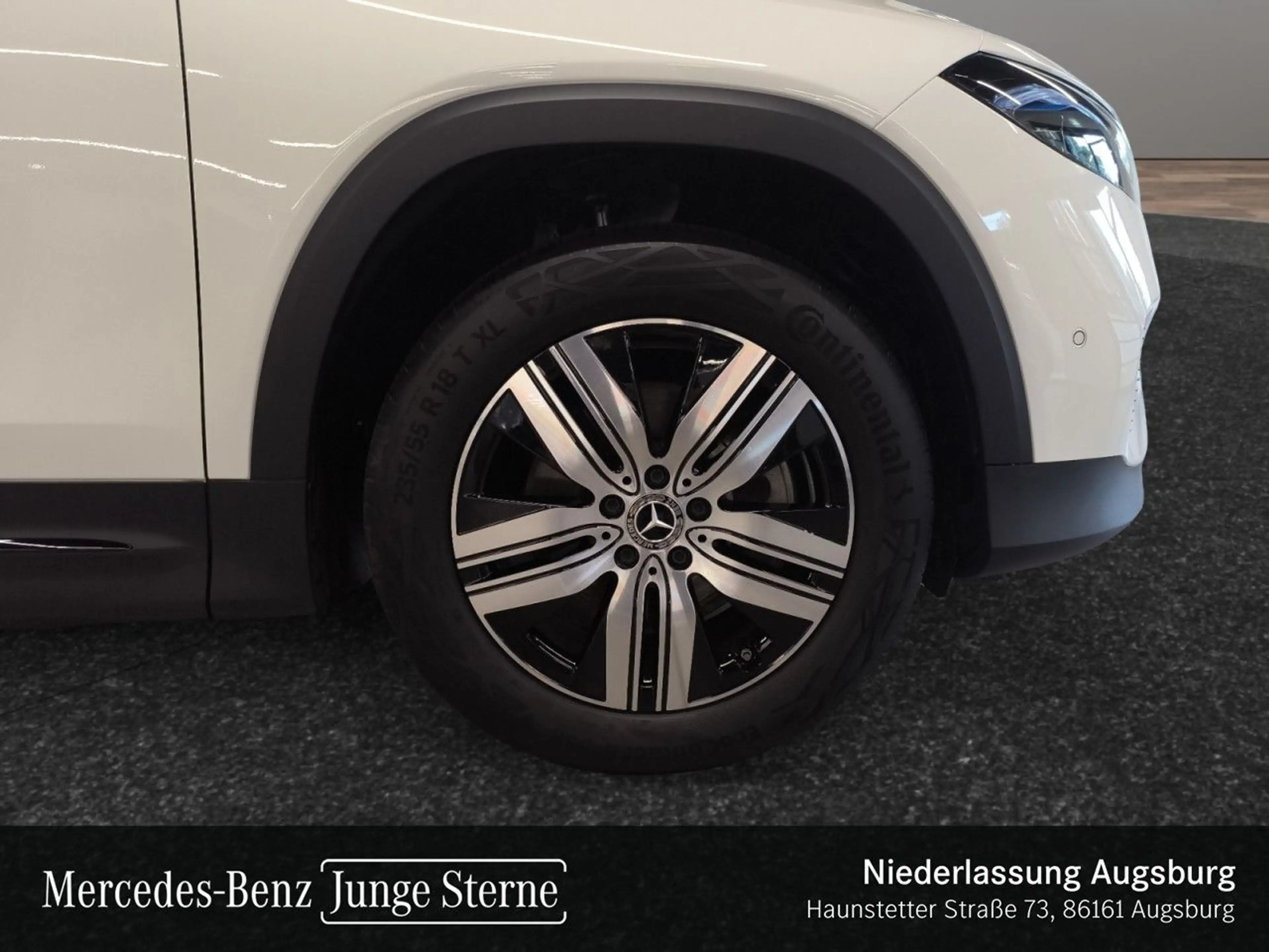 Mercedes-Benz EQB 250 ELECTRICART+NIGHT+PLUS-PAKET+AHK+PANO+SPUR — photo 6