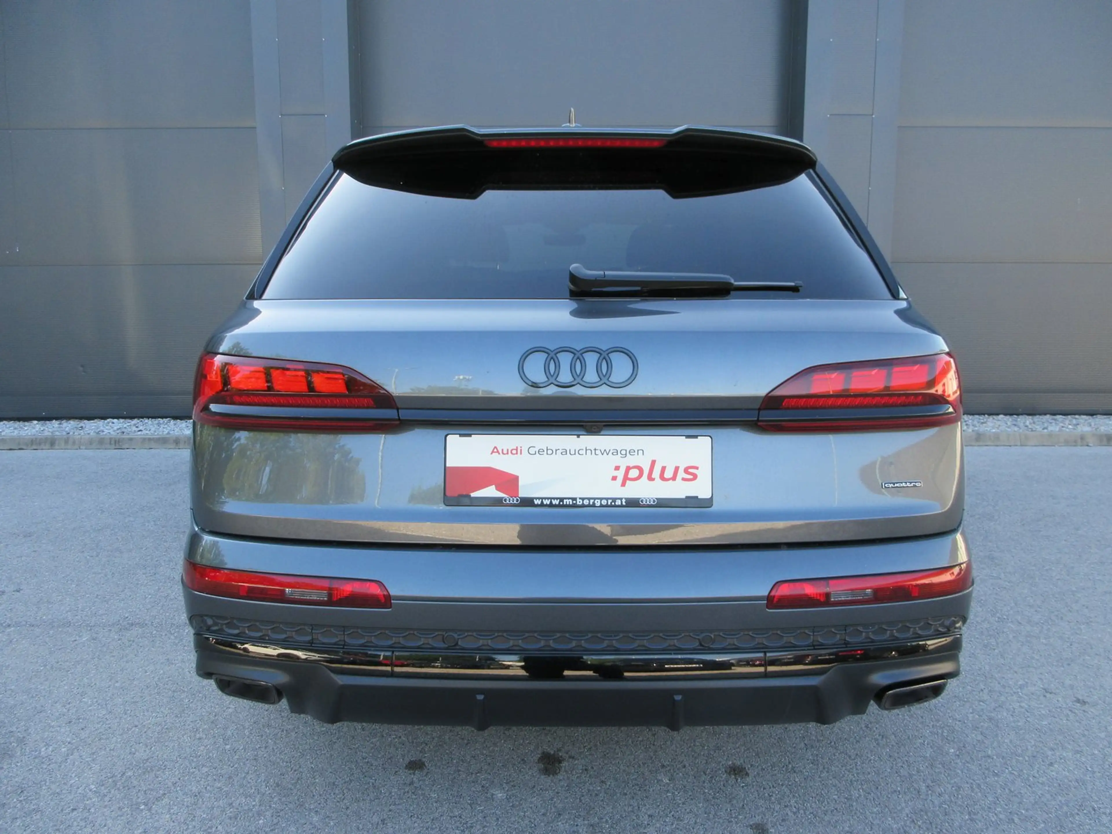 Audi Q7 50 TDI quattro S line — photo 10