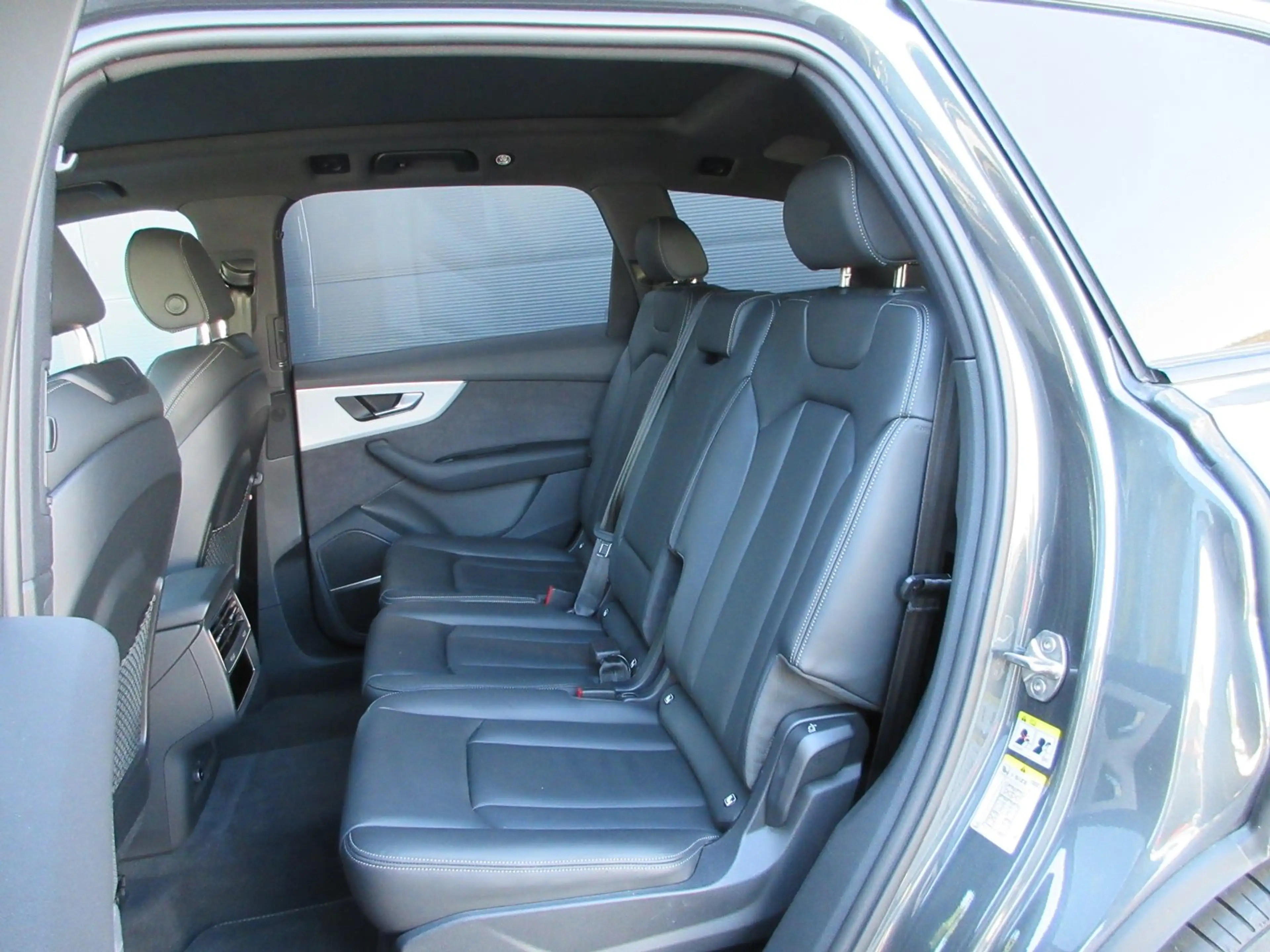 Audi Q7 50 TDI quattro S line — photo 13