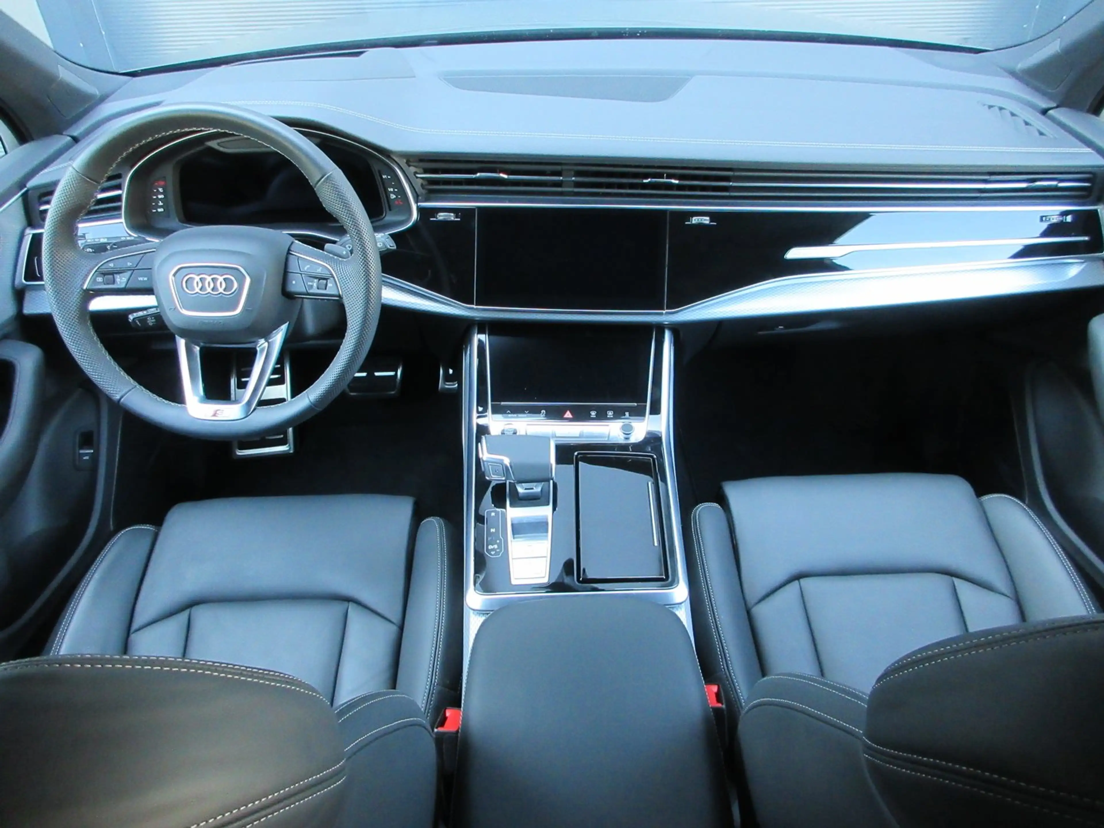 Audi Q7 50 TDI quattro S line — photo 12