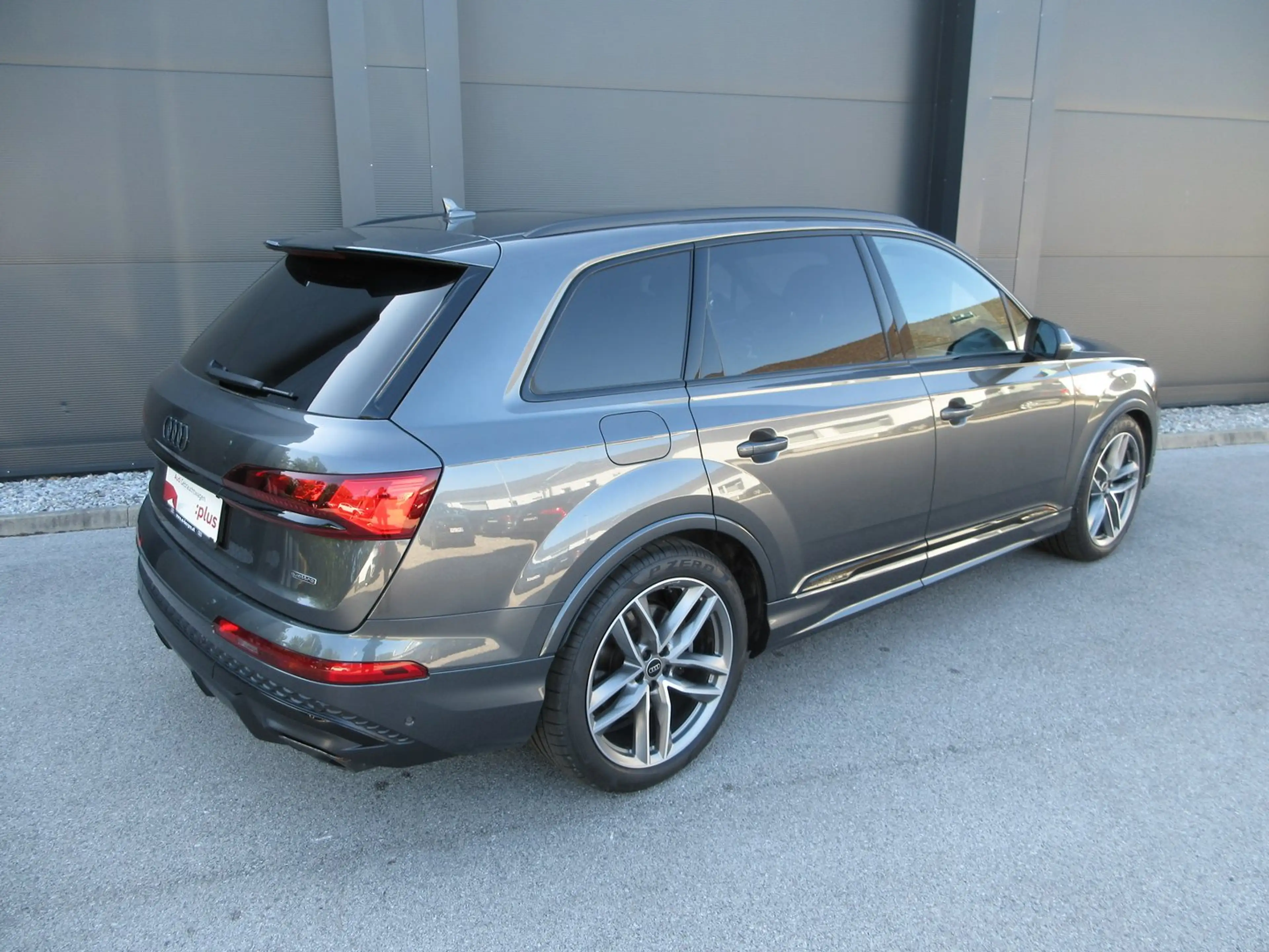 Audi Q7 50 TDI quattro S line — photo 6