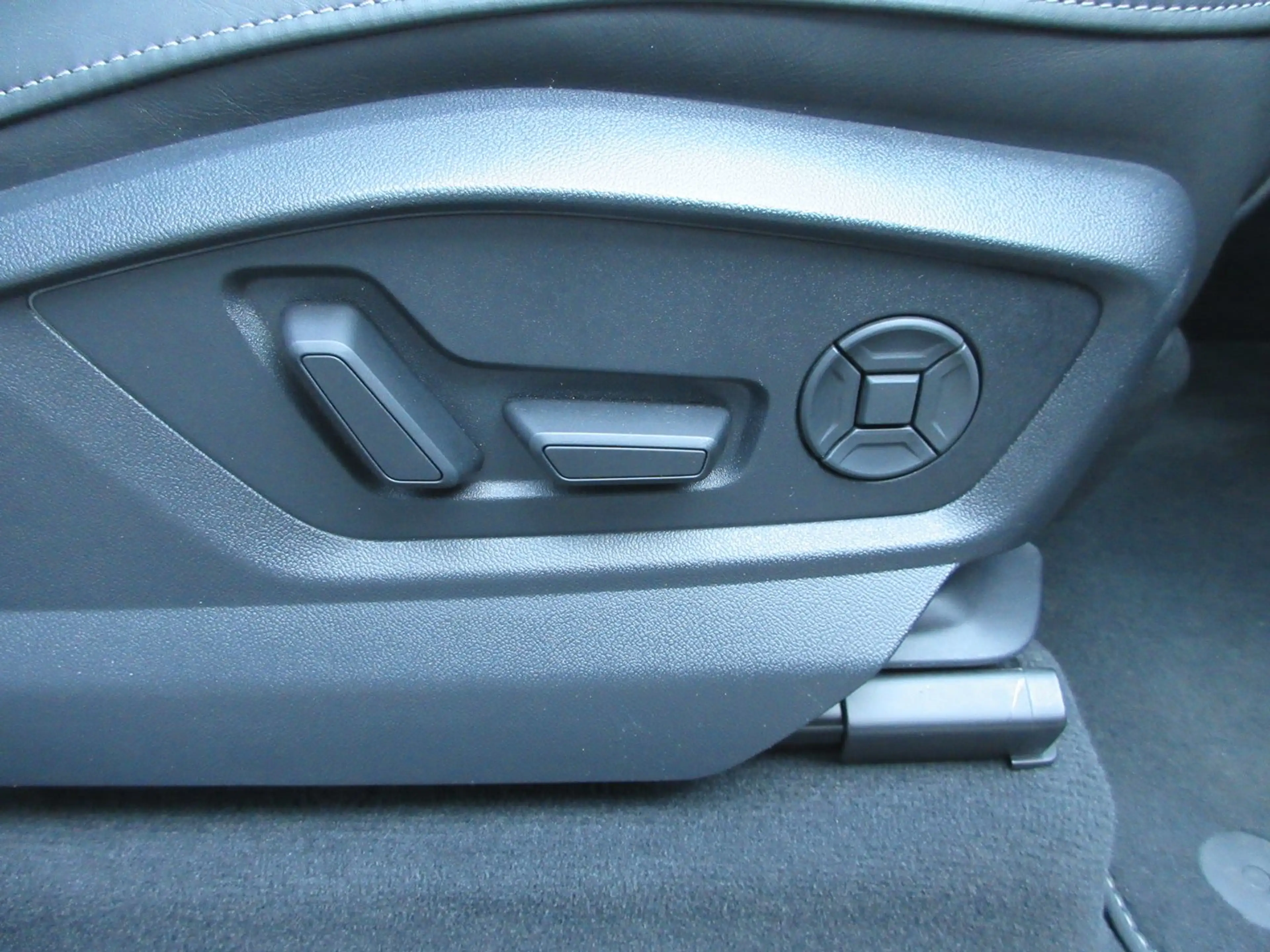 Audi Q7 50 TDI quattro S line — photo 15