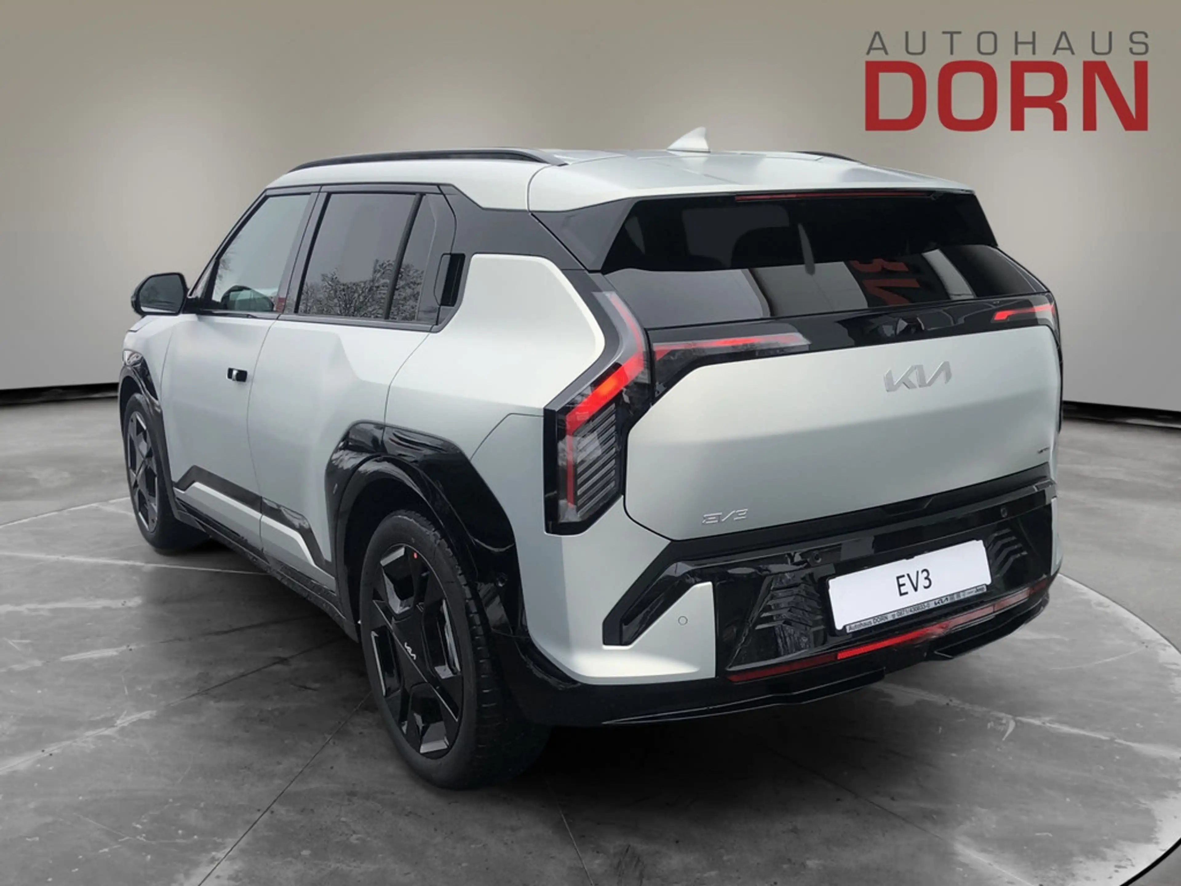 Kia EV3 GT-Line 81,4 kWh DriveWise-Park-Pro-Paket — photo 2