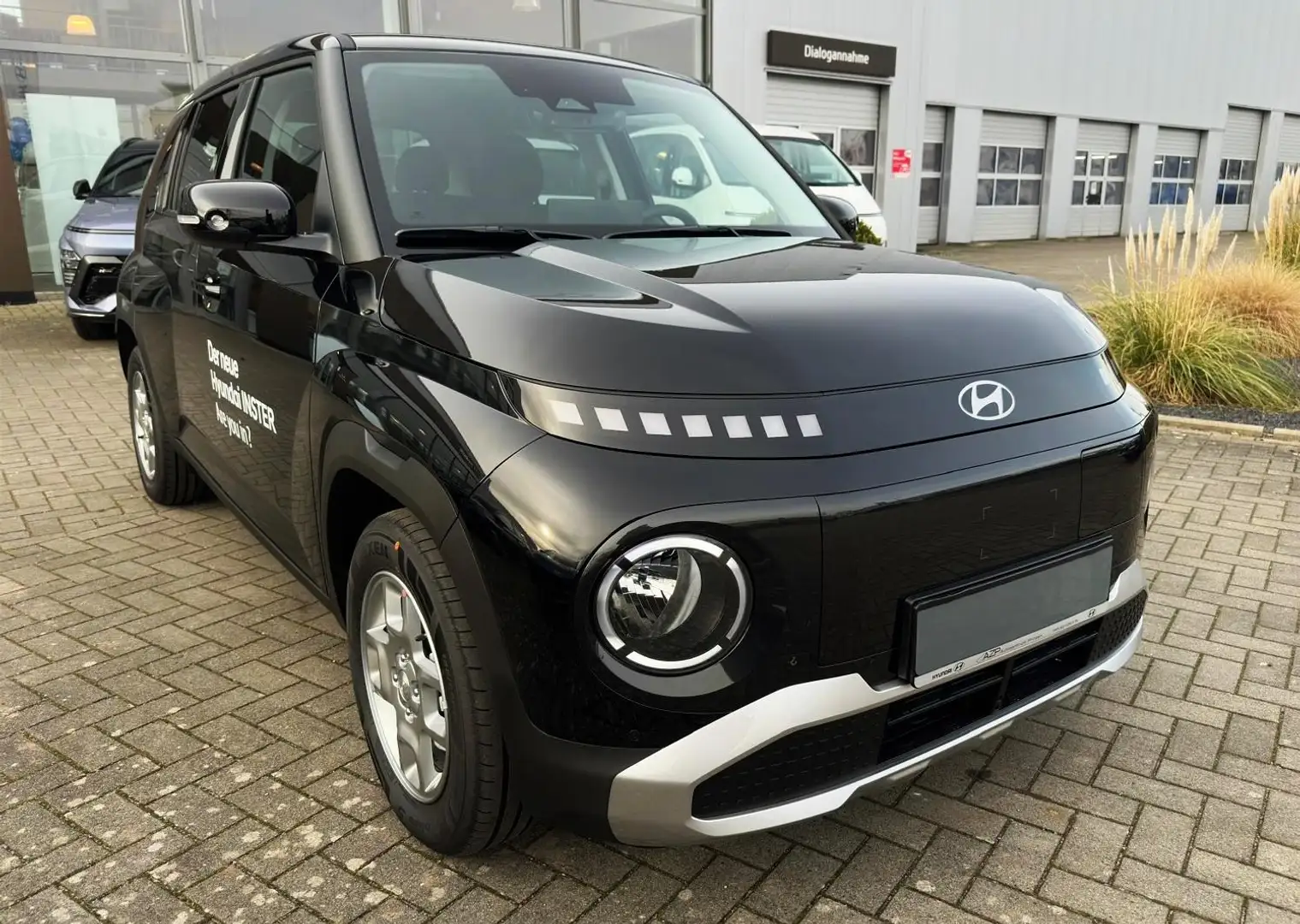 Hyundai Inster EV 42 kWh TREND Effizienz-Pak.Navi.Design Schwarz - 2