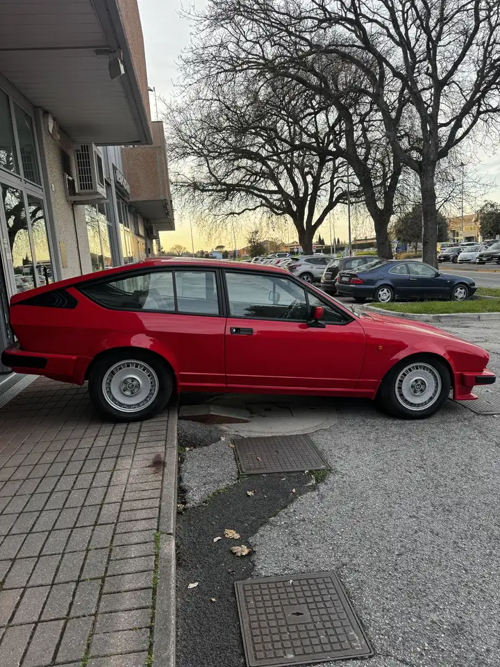 Alfa Romeo GTV6 2.5i, foto 3