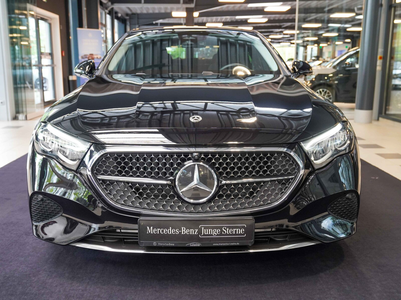 Mercedes-Benz E 220 E 220 d AVANTGARDE 360° KEYLESS CarPlay DISTRONI — photo 8