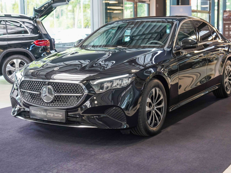 Mercedes-Benz E 220 E 220 d AVANTGARDE 360° KEYLESS CarPlay DISTRONI — photo 7