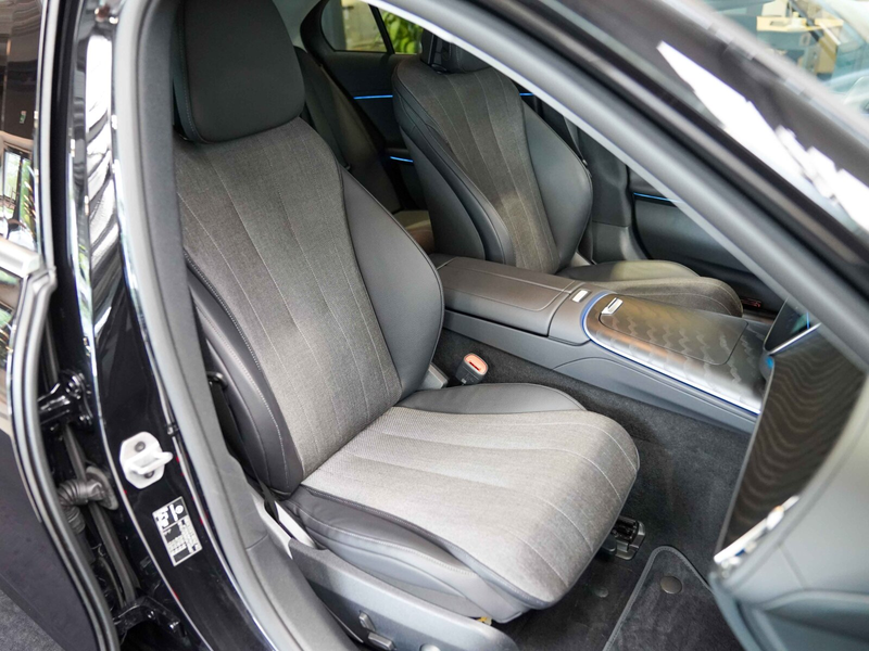 Mercedes-Benz E 220 E 220 d AVANTGARDE 360° KEYLESS CarPlay DISTRONI — photo 9
