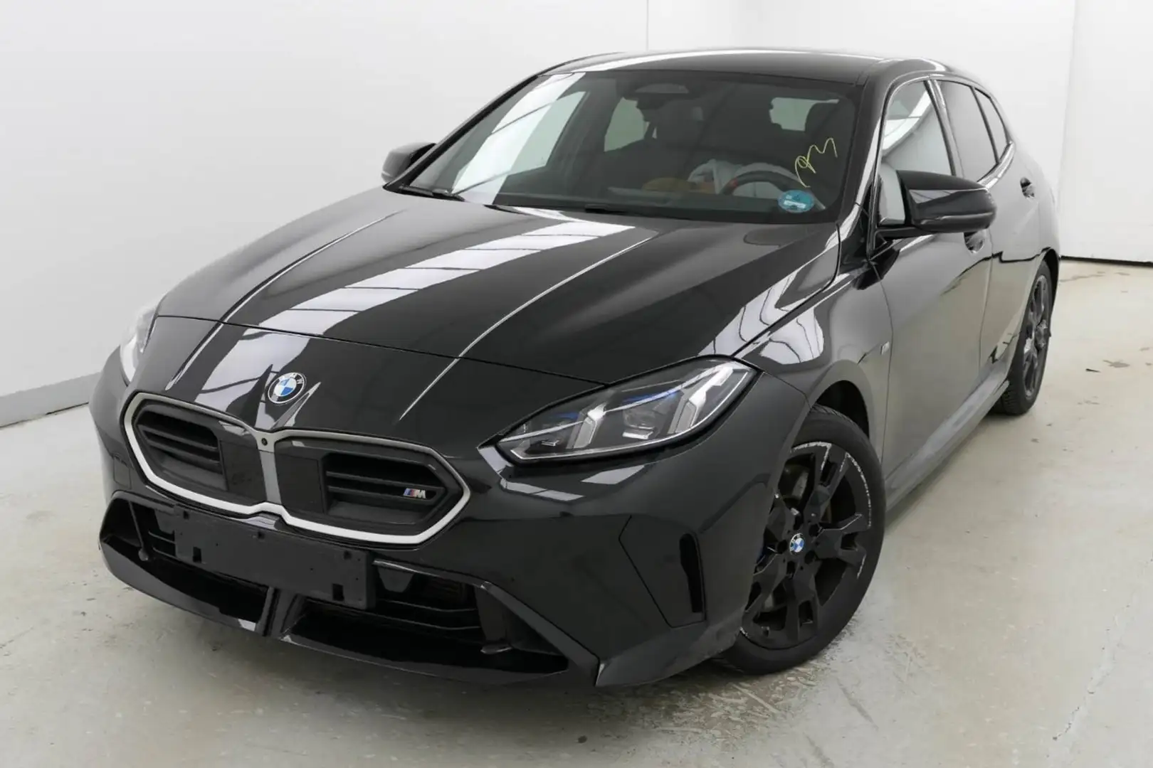 BMW 135 M xDrive Limousine Schwarz - 1