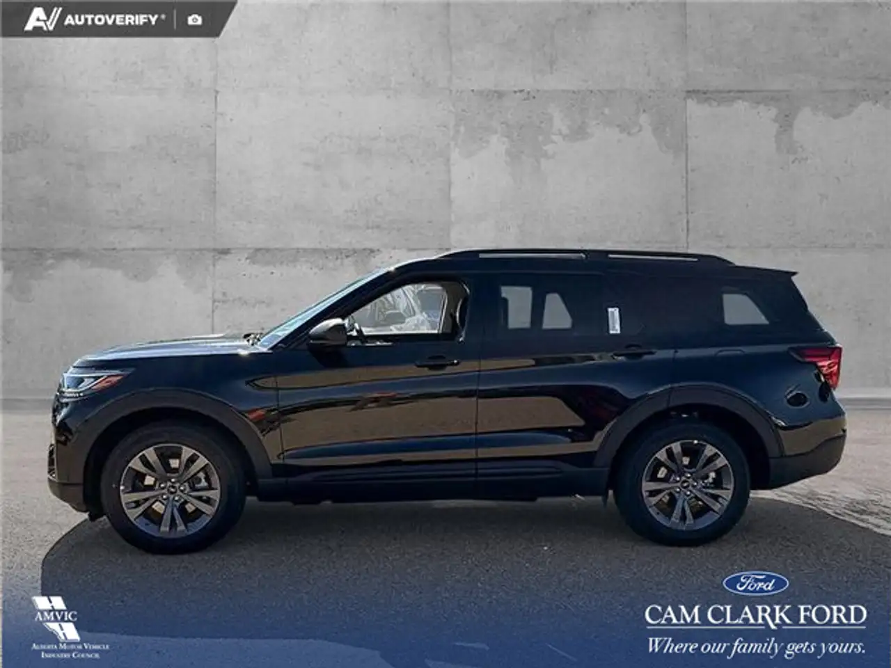 Ford Explorer photo Ford Explorer