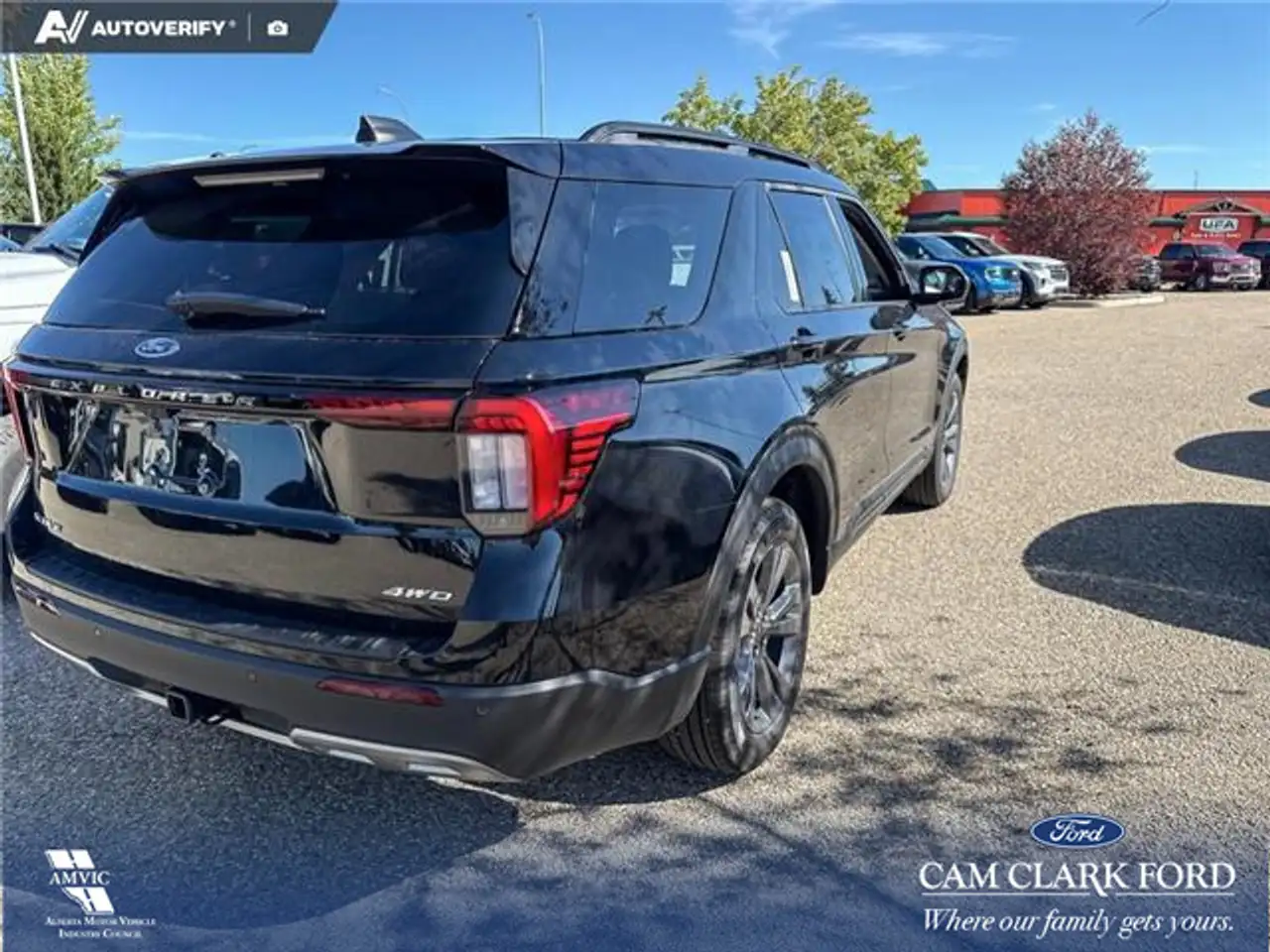 Ford Explorer photo Ford Explorer