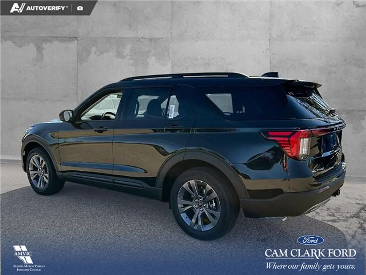 Ford Explorer photo Ford Explorer