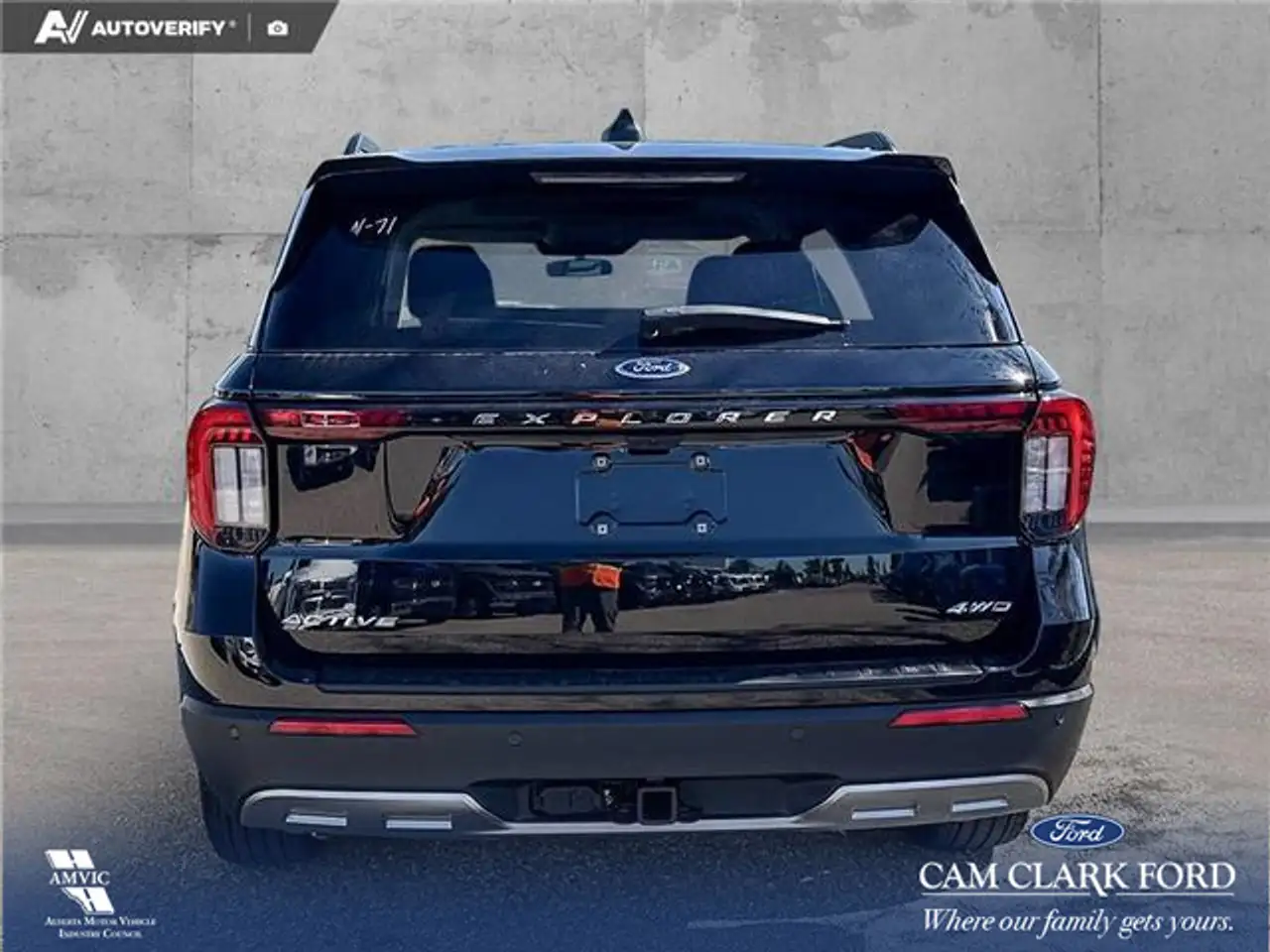 Ford Explorer photo Ford Explorer